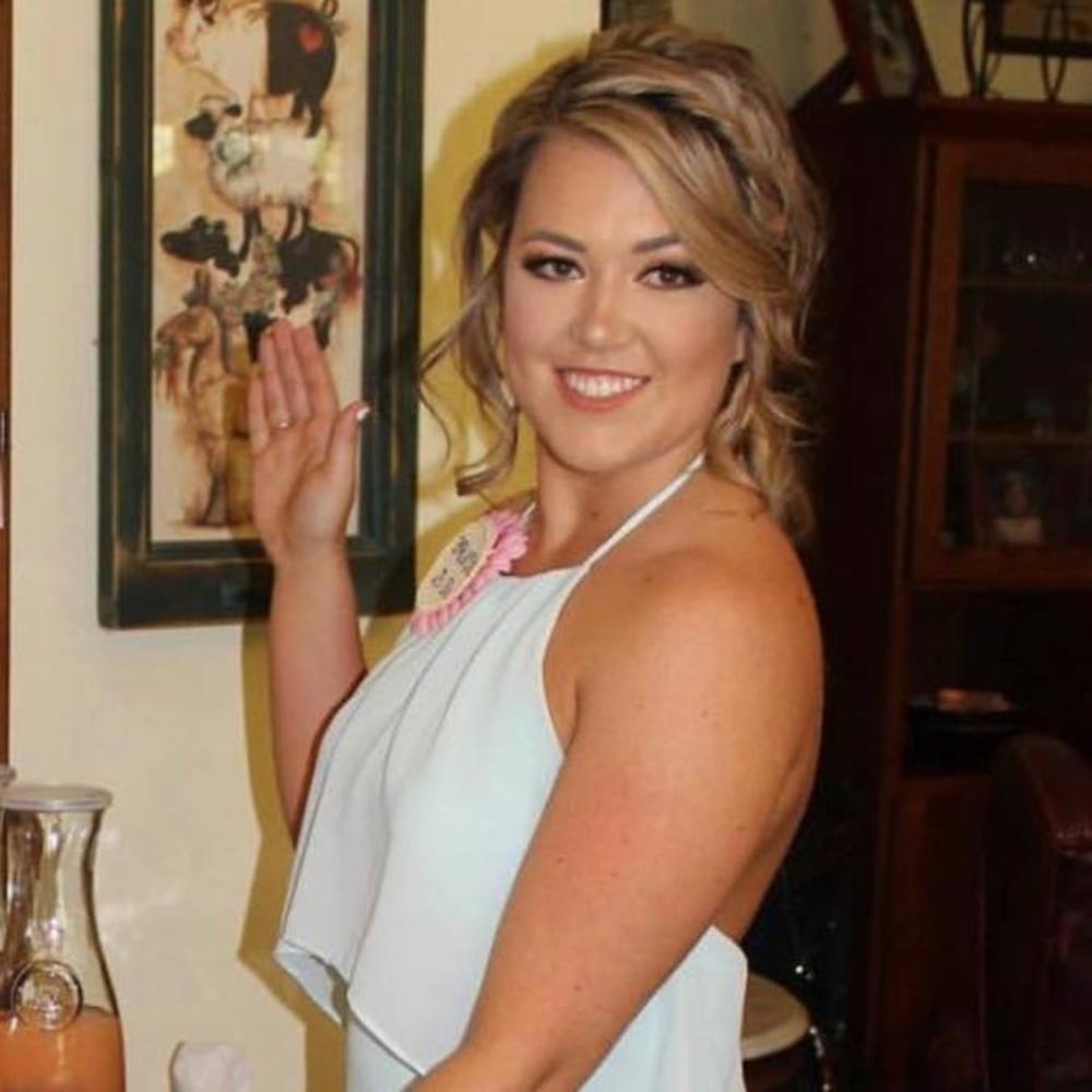 Meet your Posher, Courtney